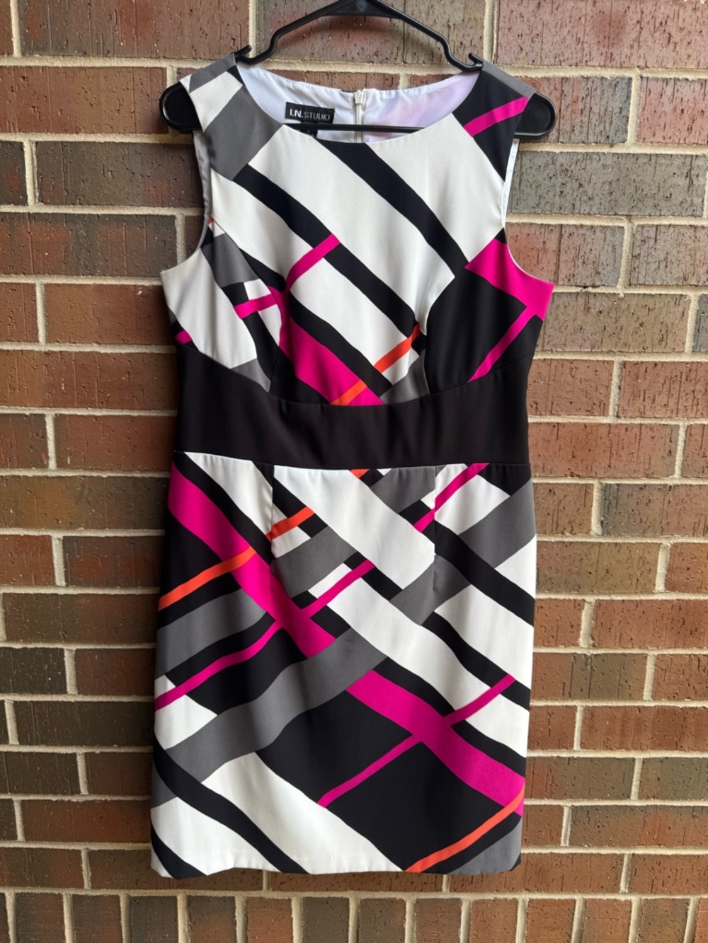 Dress | I.N. Studio | Size 12 | Black White Pink Geometric Sheath Sleeveless